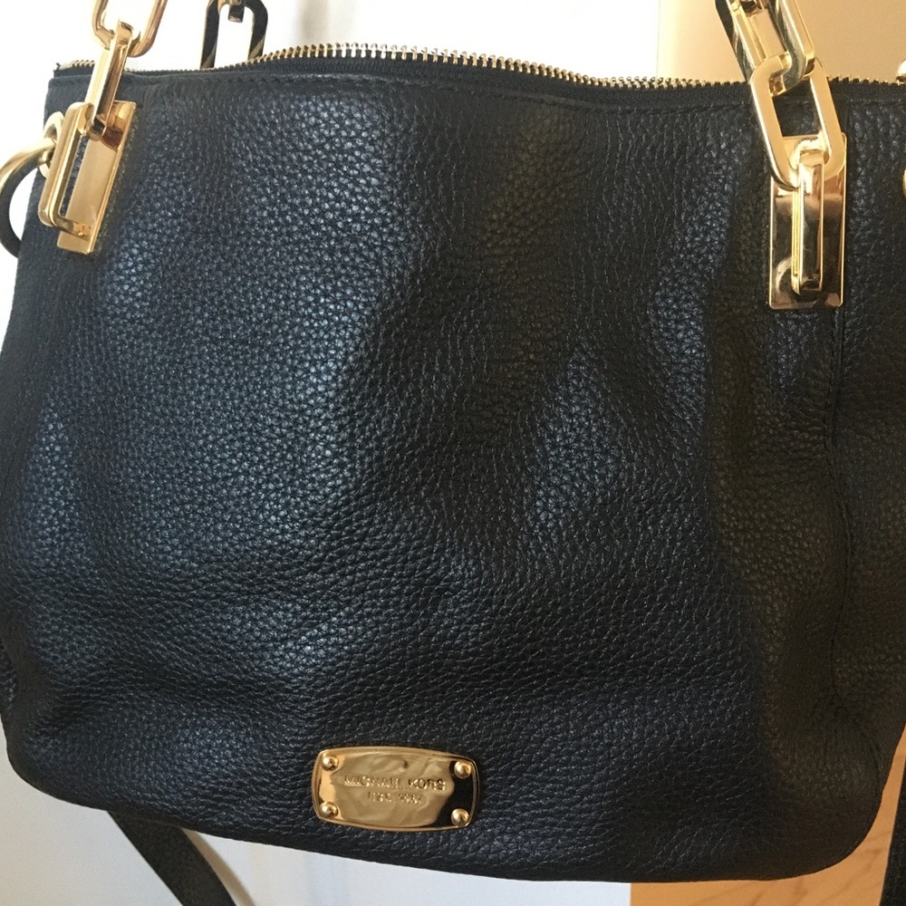 Crossbody - Picture 2 of 12